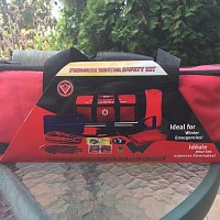 Canadian Tire Premium Winter Safety Kit - available from Canadian Tire.